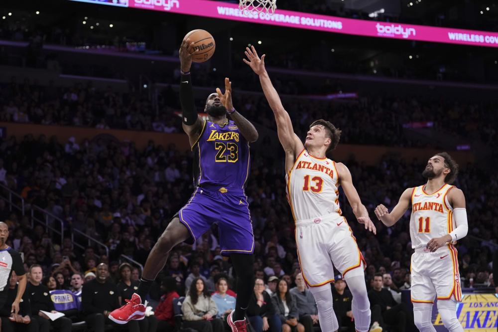 NBA球探：我预测詹姆斯不会离开湖人，即便离队也不会回到骑士.