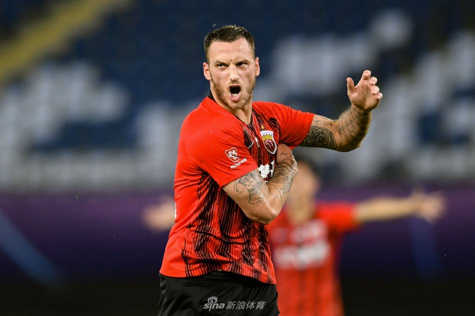 都牵动着球 都牵动着球